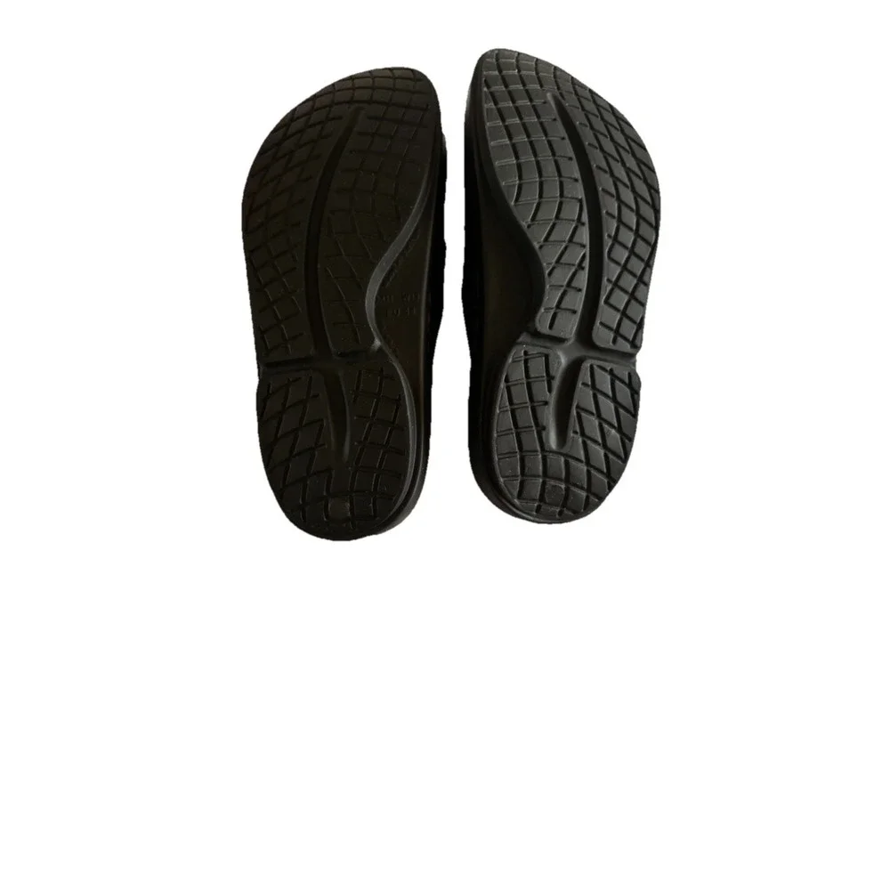 OOFOS men size9